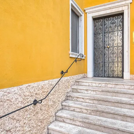 Apartman Mansarda White Dream